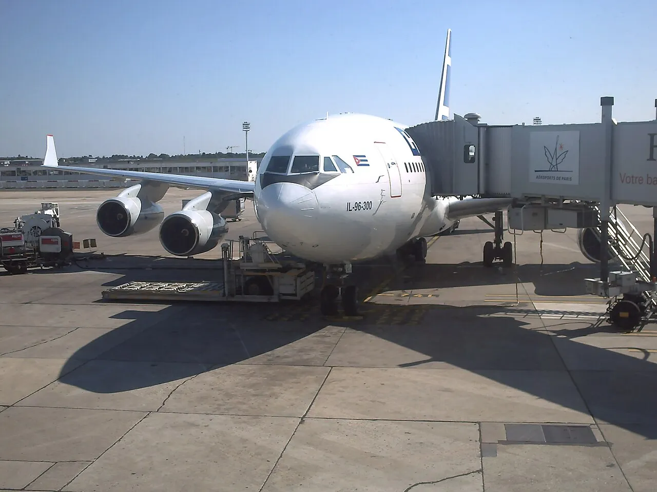 An Ilyushin Il-96-300 operated by Cubana de Aviación at a jet bridge at Paris-Orly Airport